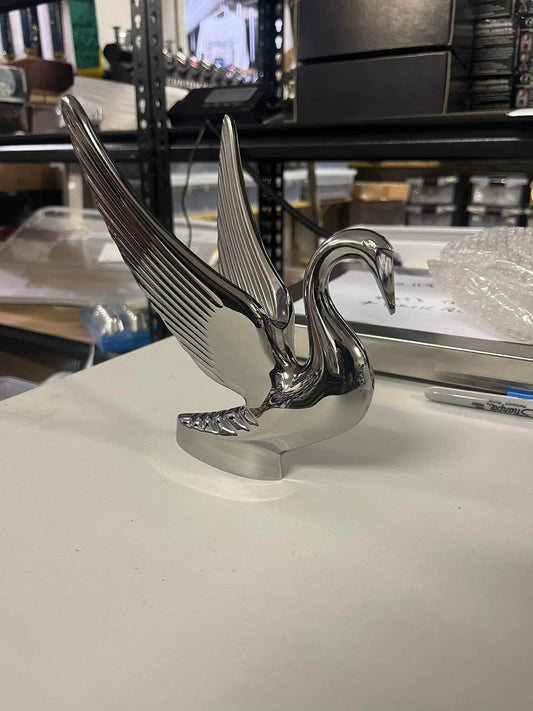 UP-72001 : Die Cast Swan Hood Ornament - Chrome