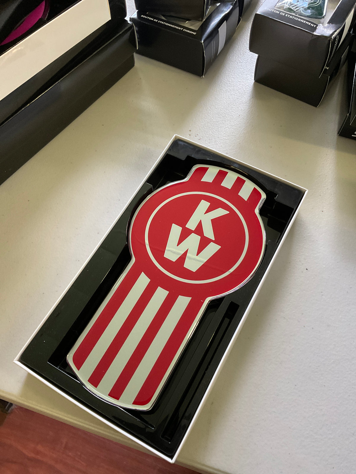 DP - CK-EMKW-6340: Kenworth Red and Chrome Badge