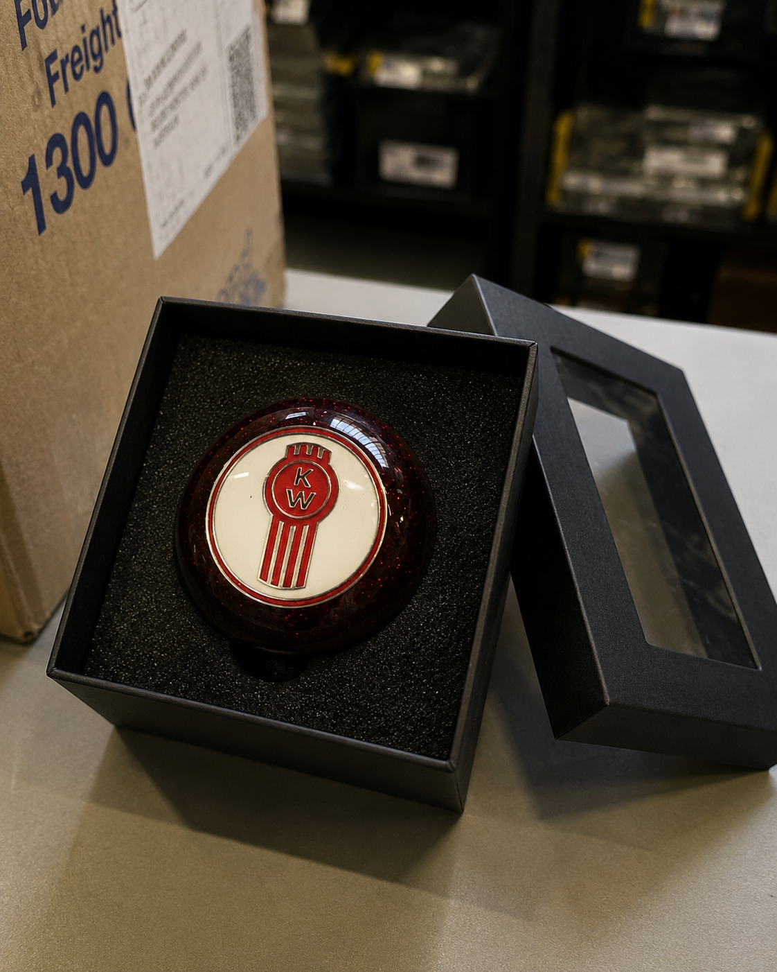 GS - SHKN-KW-R/W KENTWORTH Red Glitter Shift Knob