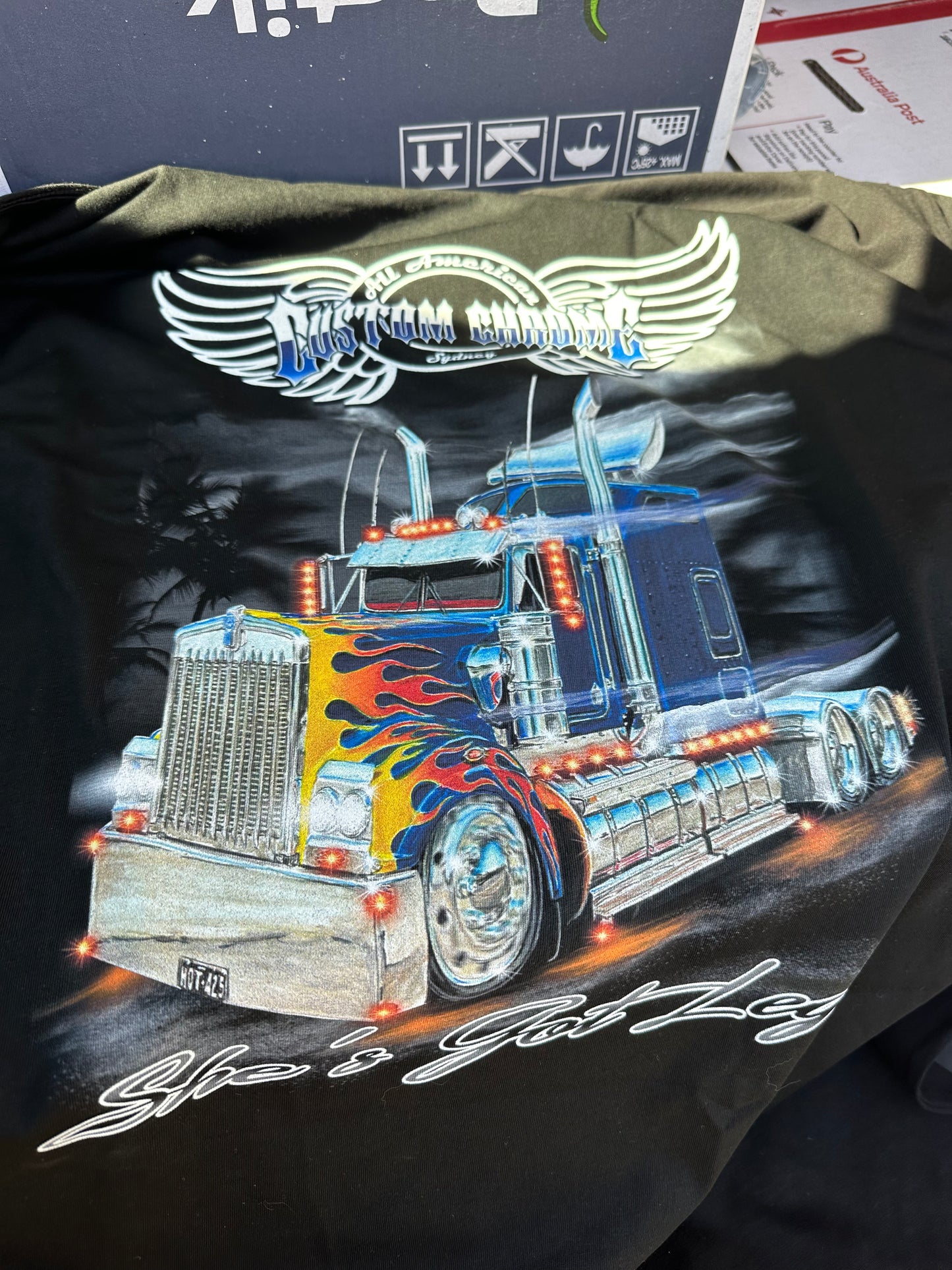 AAA - T-Shirt - She's Got Legs