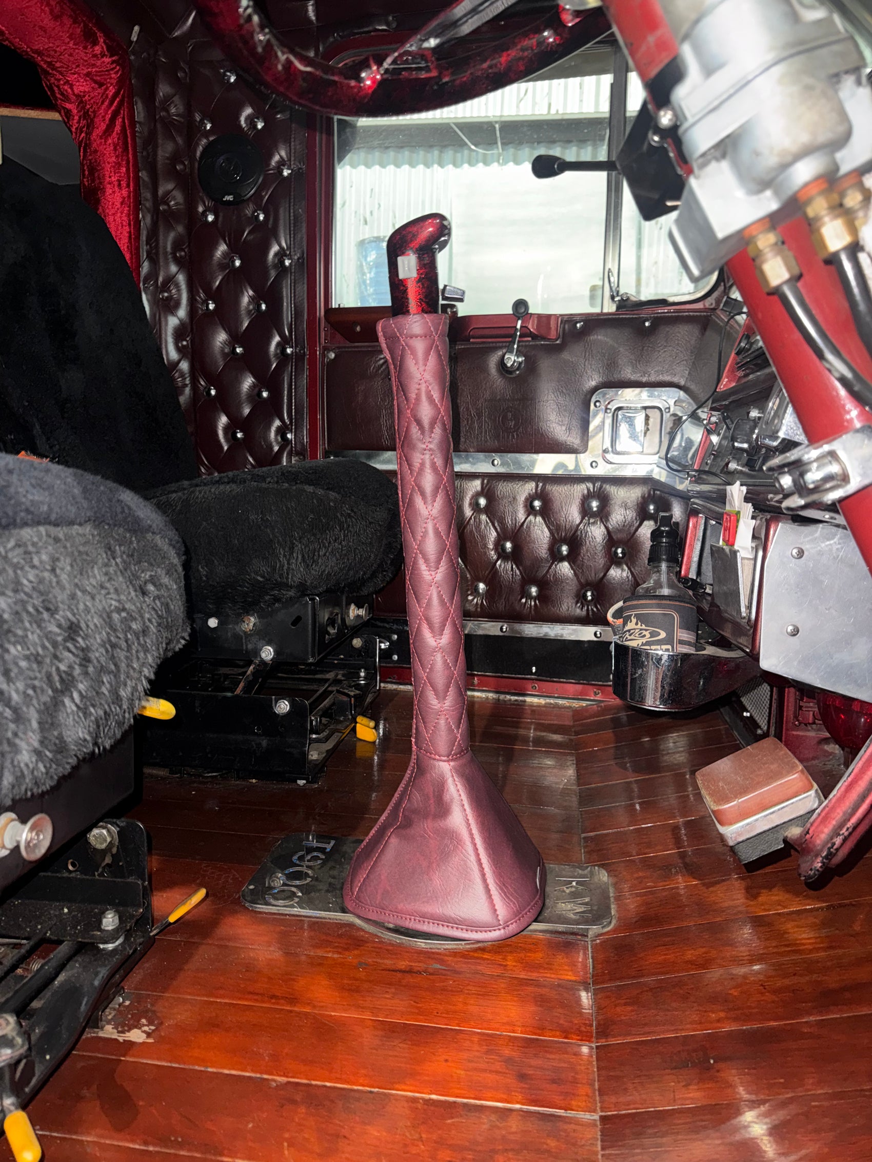 AACC - 24" Ox Blood Quilted SQUARE BASE Gear Shift Boot Cover