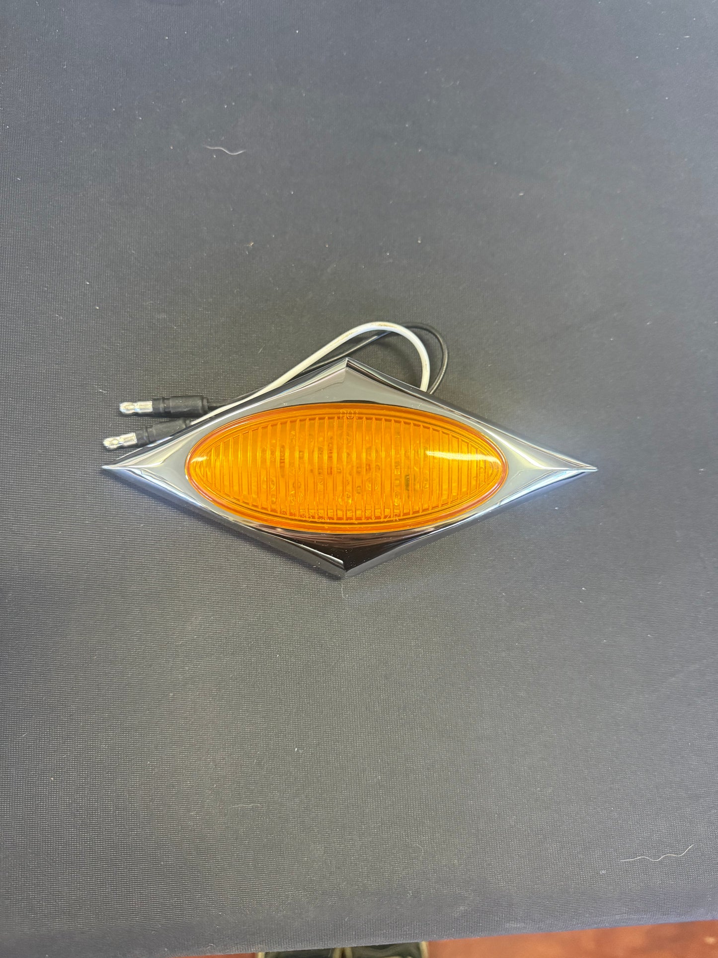 TLED-GEN2A : Generation 2 LED Light - 16 diodes - Amber LED