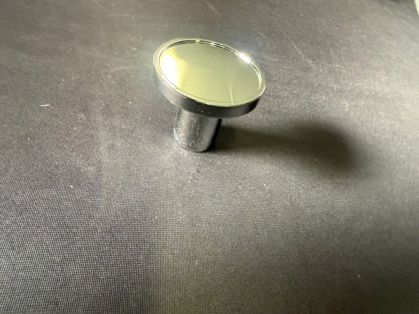 UNITED PACIFIC - 23364 : Tractor Knob with Stainless Plaque