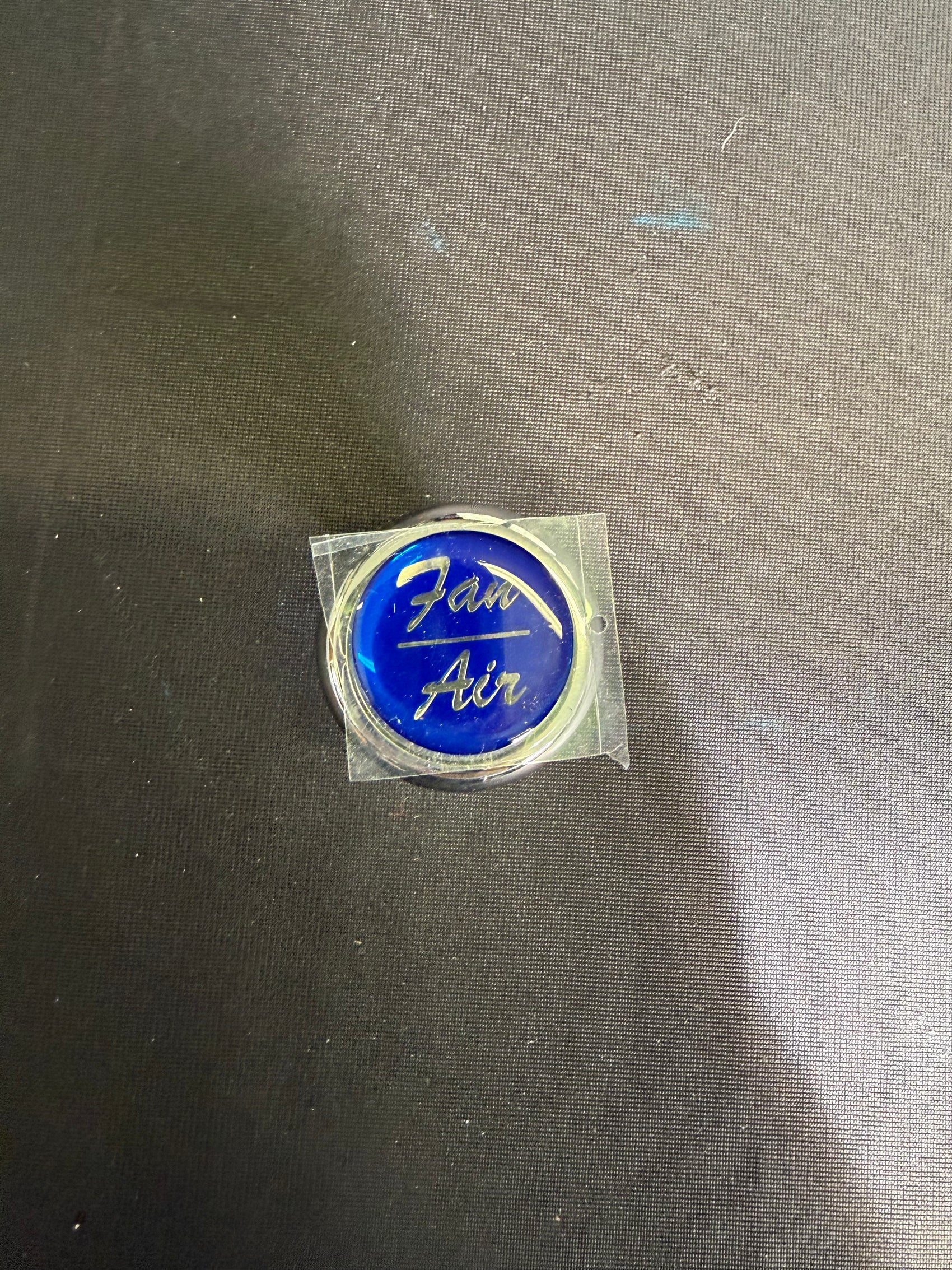 UNITED PACIFIC - 23392 : Fan / Air Glossy Knob - Screw Mount w Blue Sticker