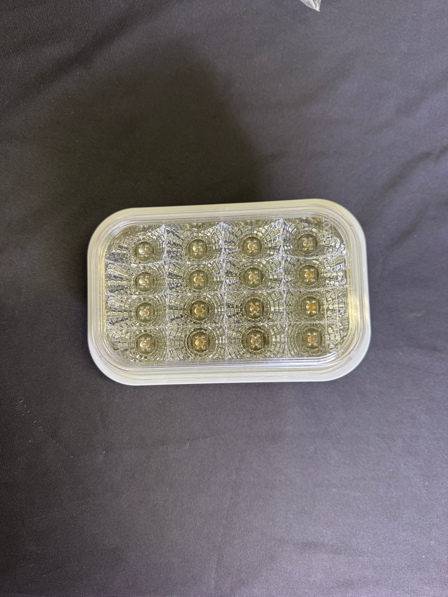 UNITED PACIFIC - 39461 : 16 LED Rectangular Reflector - Amber LED / Clear Lens
