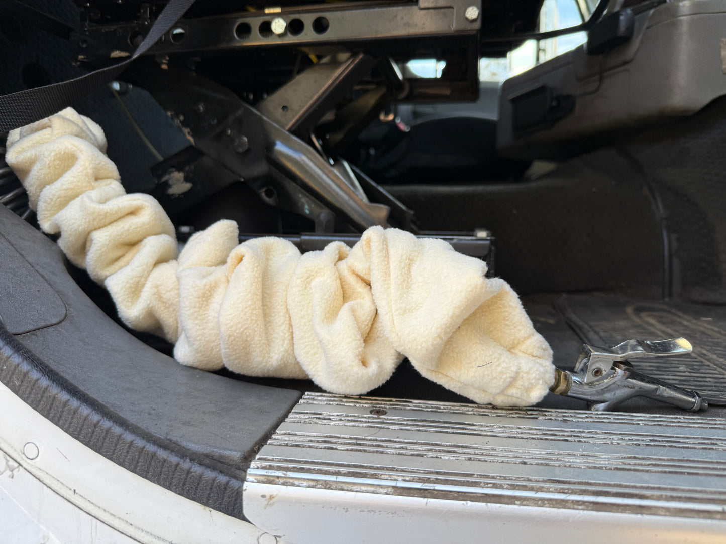 AACC - Air Hose Cover - Fleece Cream