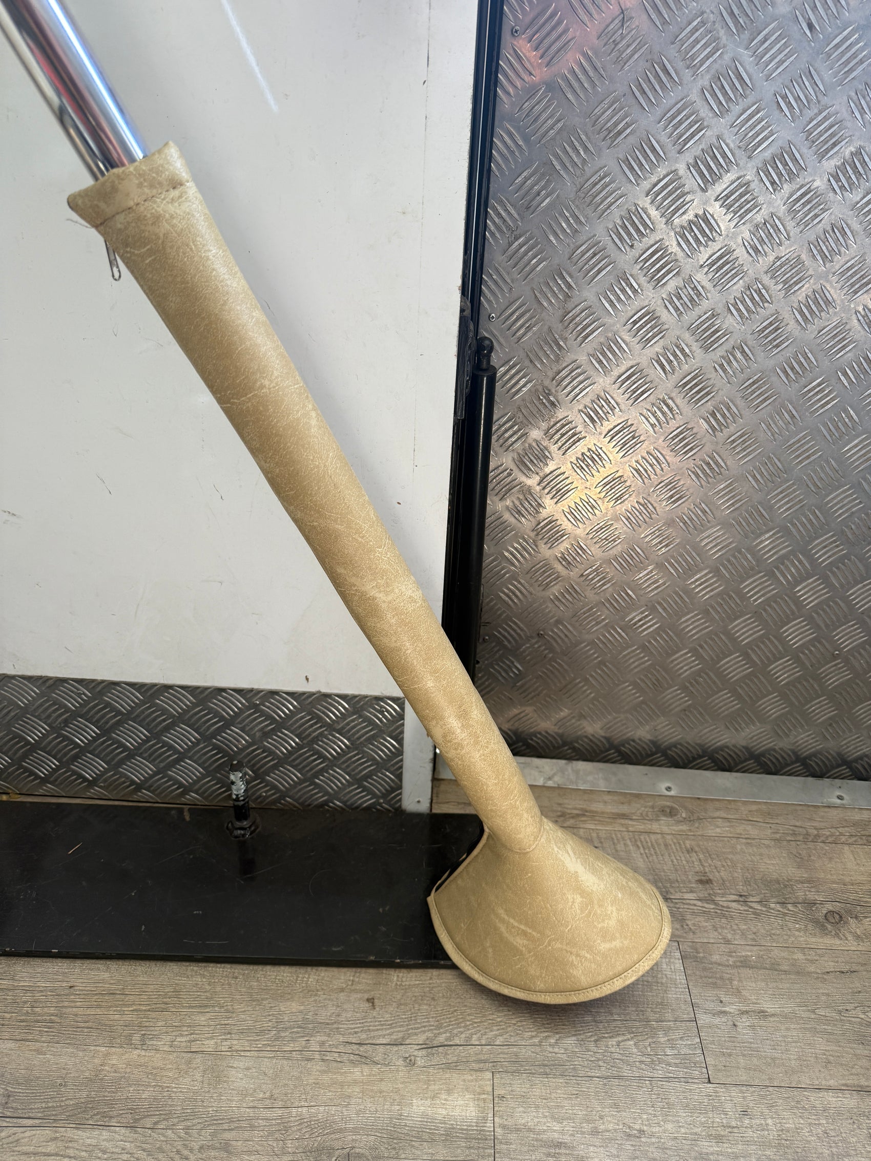 AACC - 30" Parchment Round Base Gear Shift Boot Cover