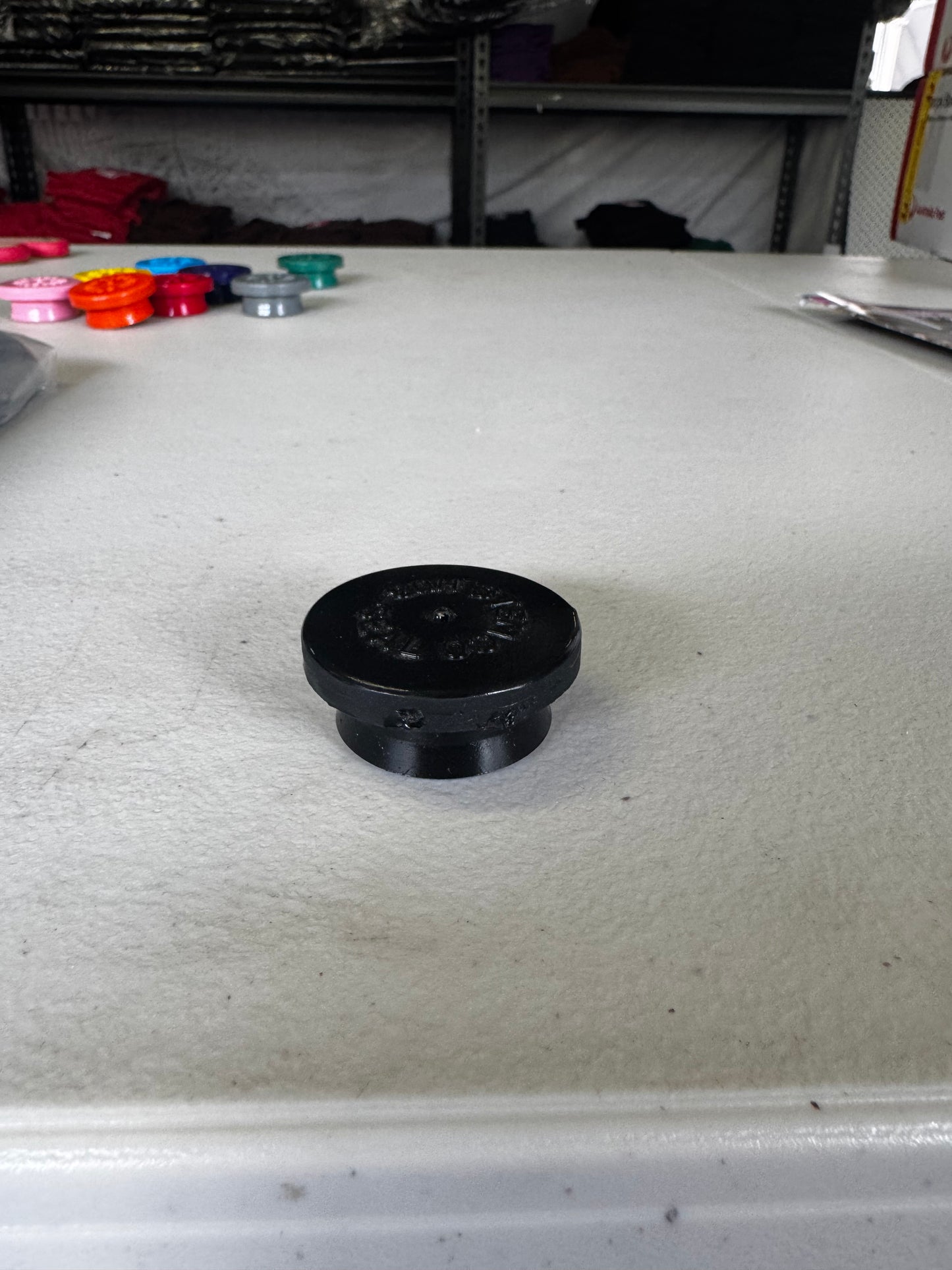 AACC - Black Stem-Co Hub Plug