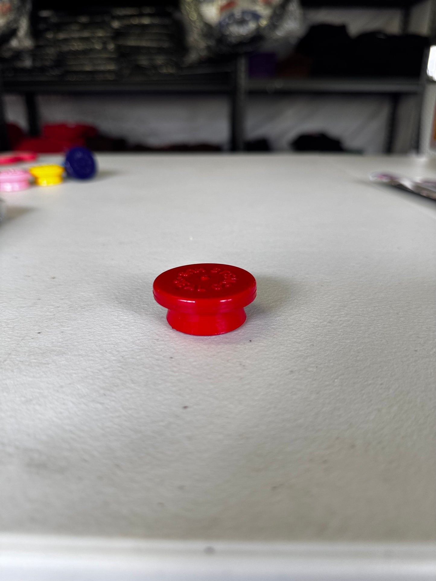 AACC - Red Stem-Co Hub Plug