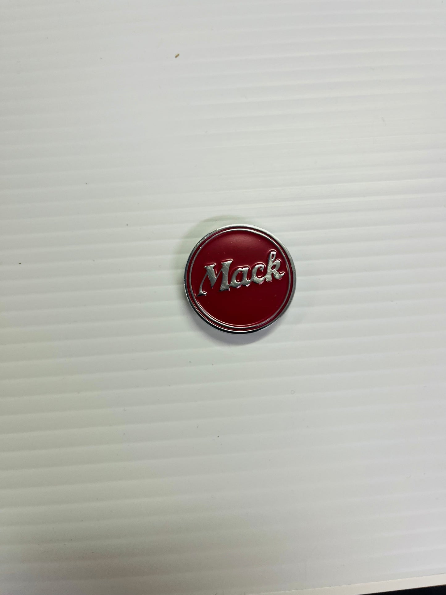 AACC - M1- Mack red/silver round Horn Honker Medallion