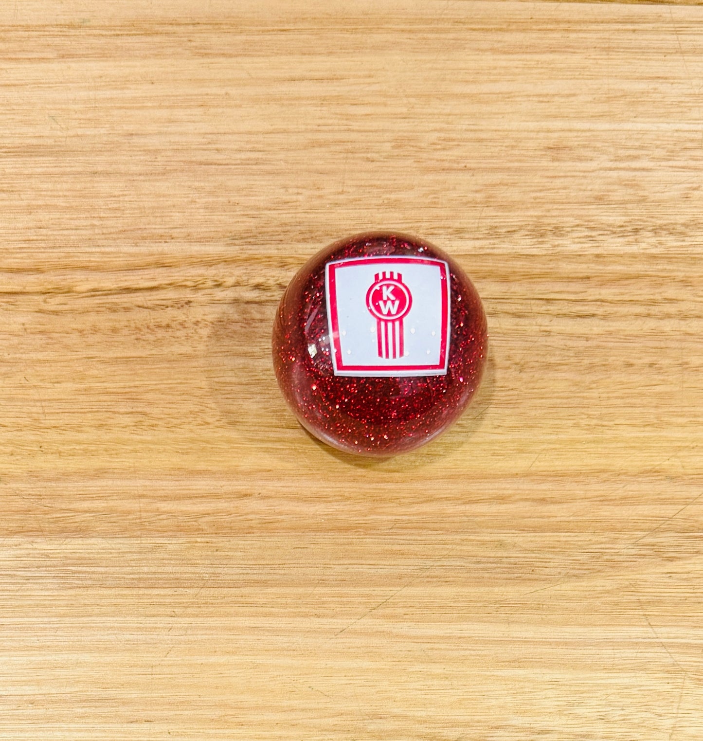 GS-KR17: KENWORTH Red Glitter Round Knob with Square white/red KW logo
