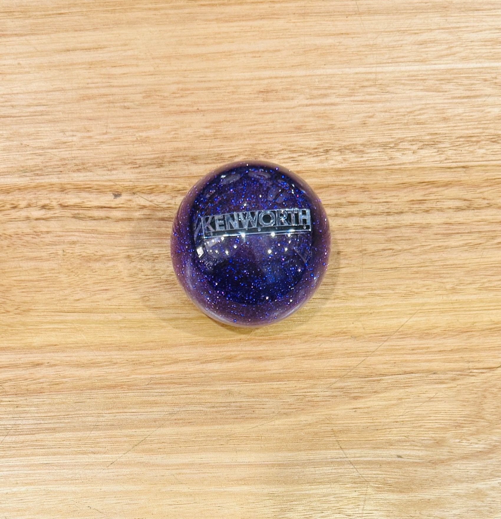 GS-KP10: KENWORTH Purple Glitter Round Knob with silver/black wide logo