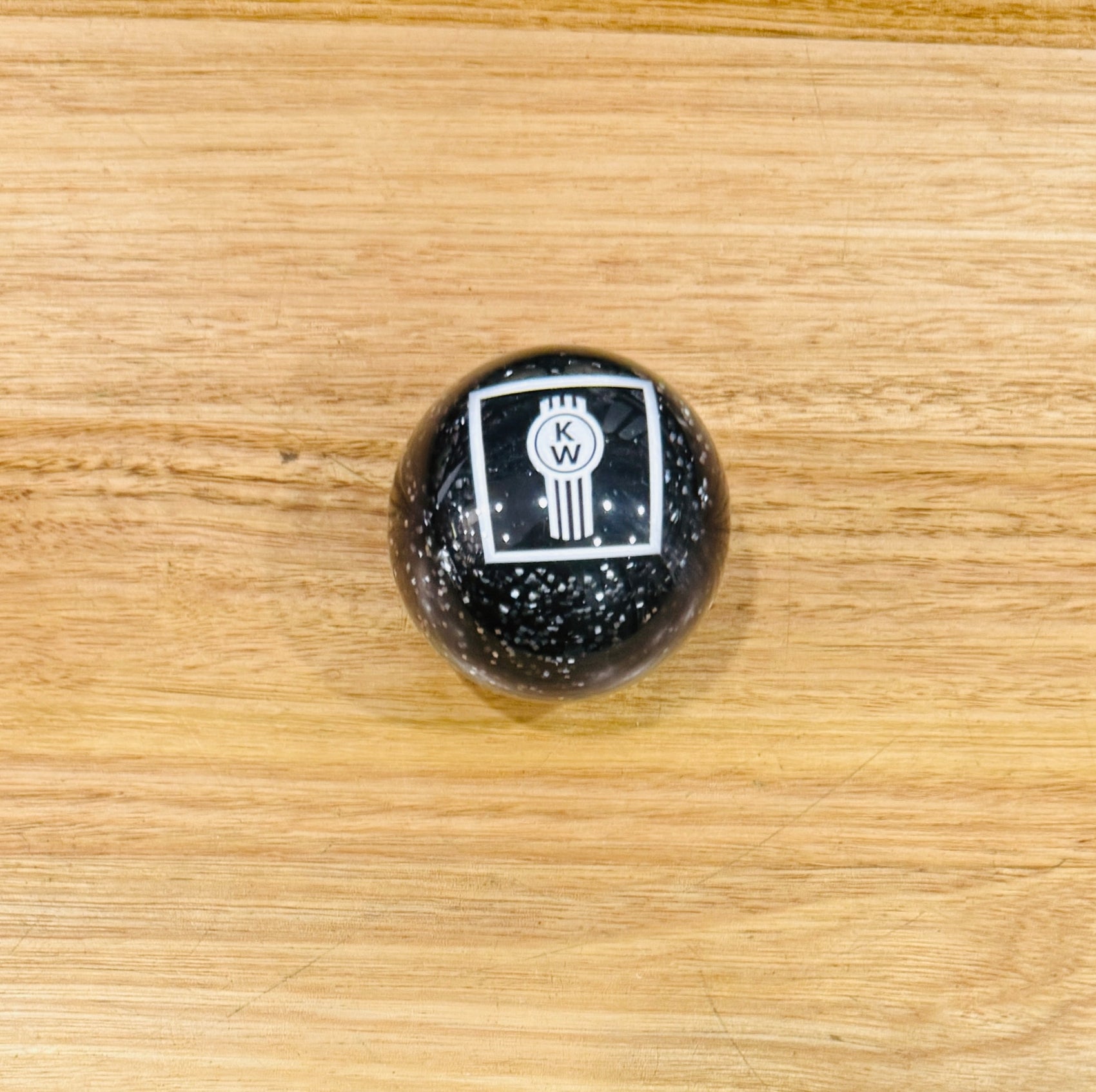 GS-KY6: KENWORTH Black Glitter Round Knob with Black Square white/black KW logo