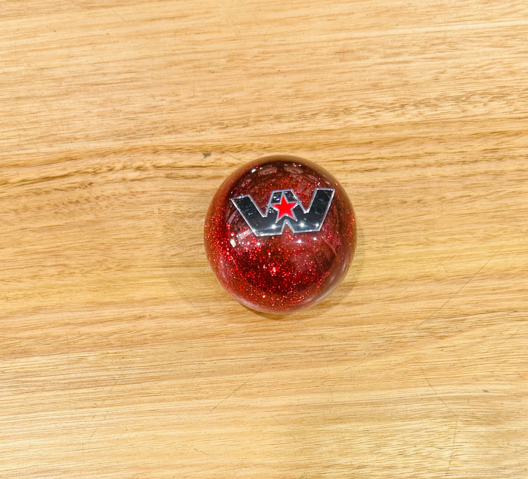 GS-WR1: WESTERN STAR Red Glitter Gear Shifter Knob with Black W and silver outline