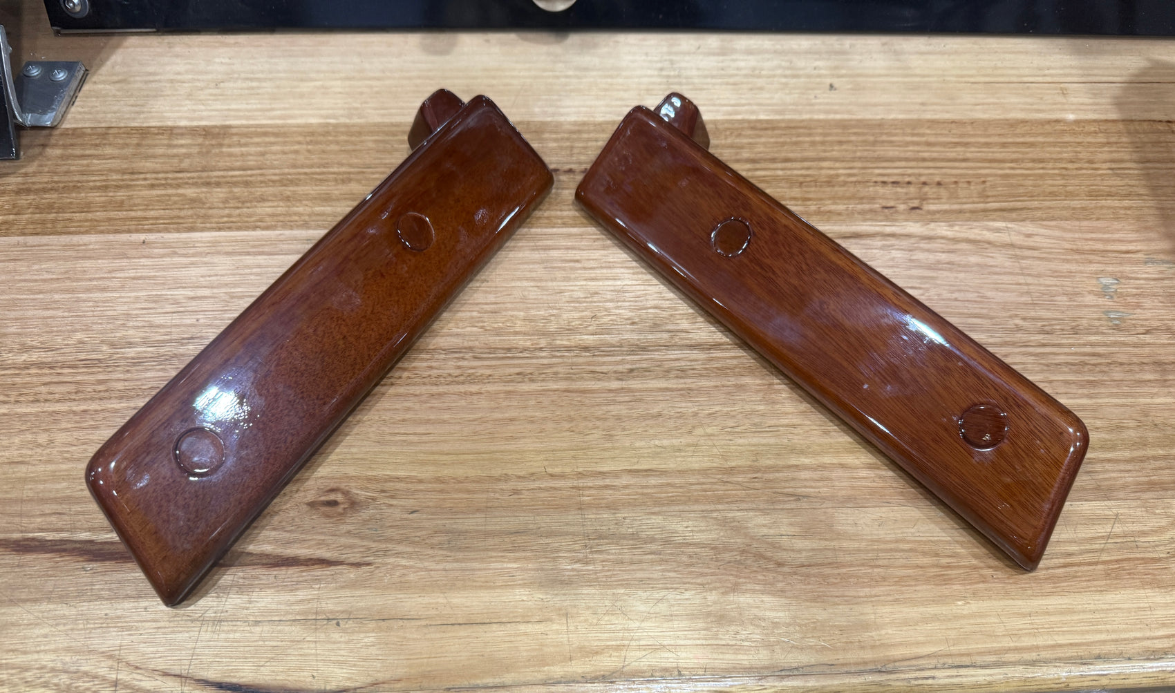 UP - 87999: Wood Armrest Pad Kenworth Armrest
