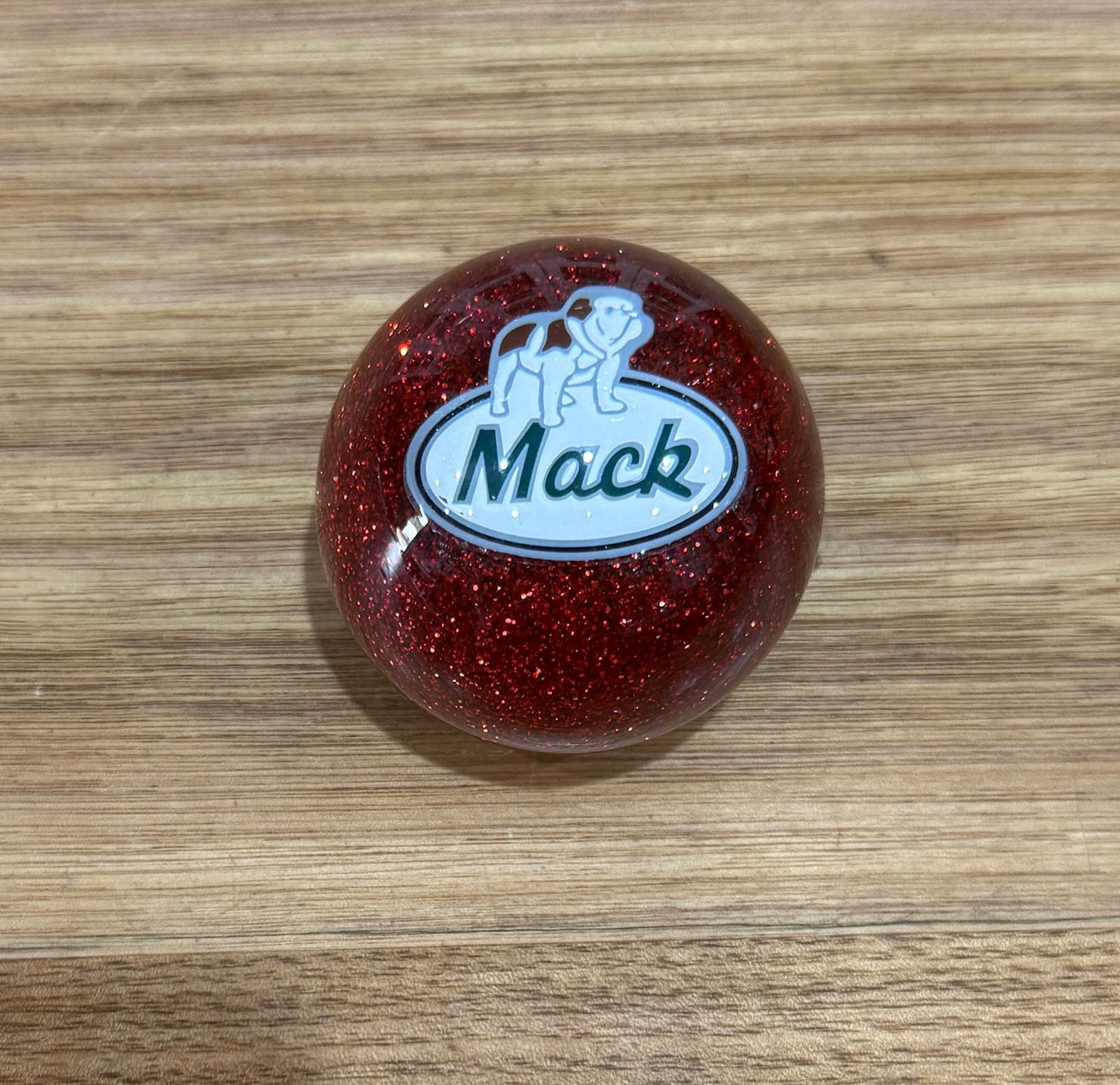 GS-MR3 : Red Glitter Round Gear Shifter Knob with oval Green/Black/White dog Mack detail