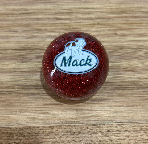 GS-MR3 : Red Glitter Round Knob with oval Green/Black/White dog Mack detail