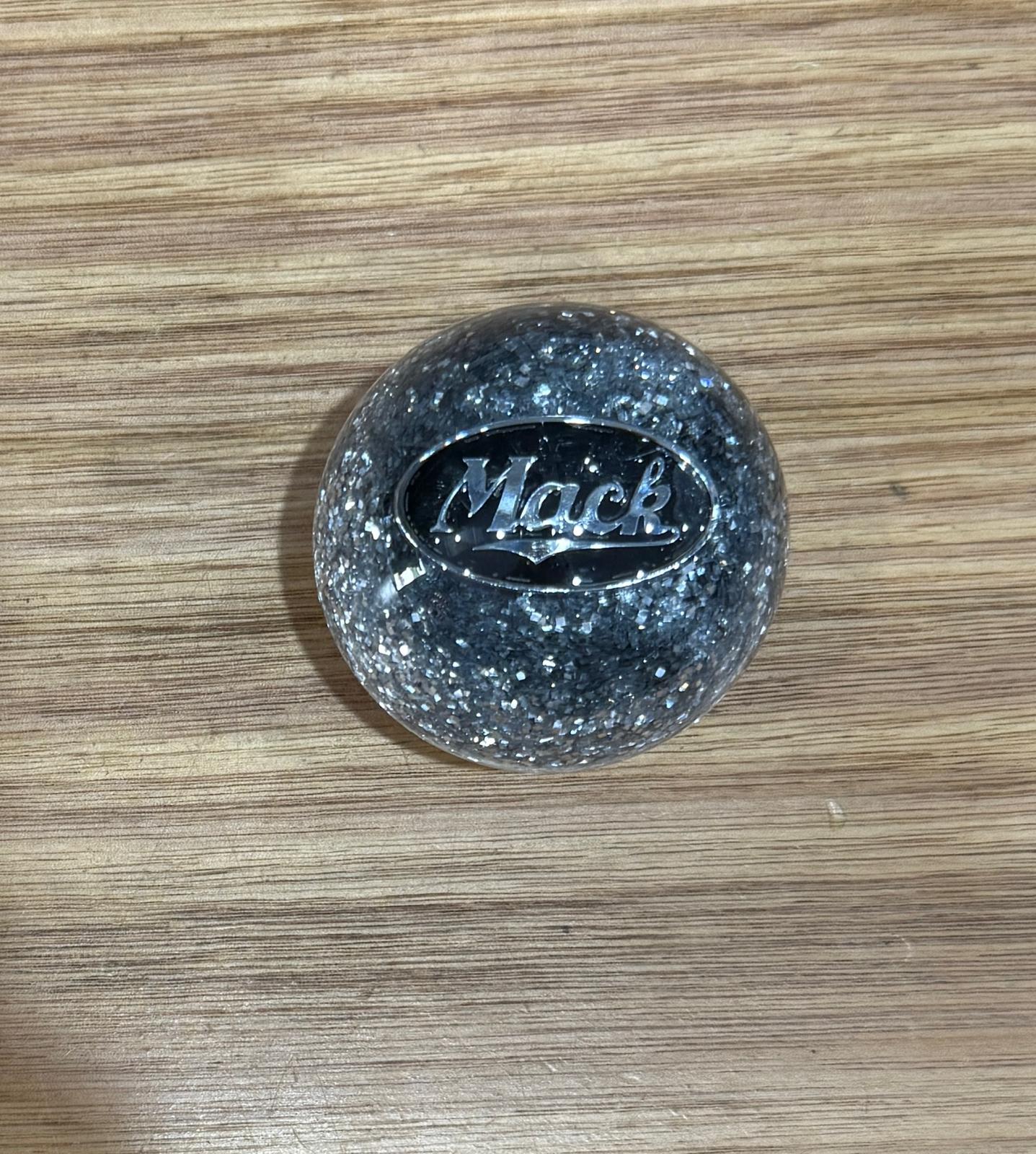 GS-MS3 :  Silver Glitter Round Gear Shifter Knob with Oval black/silver MACK detail
