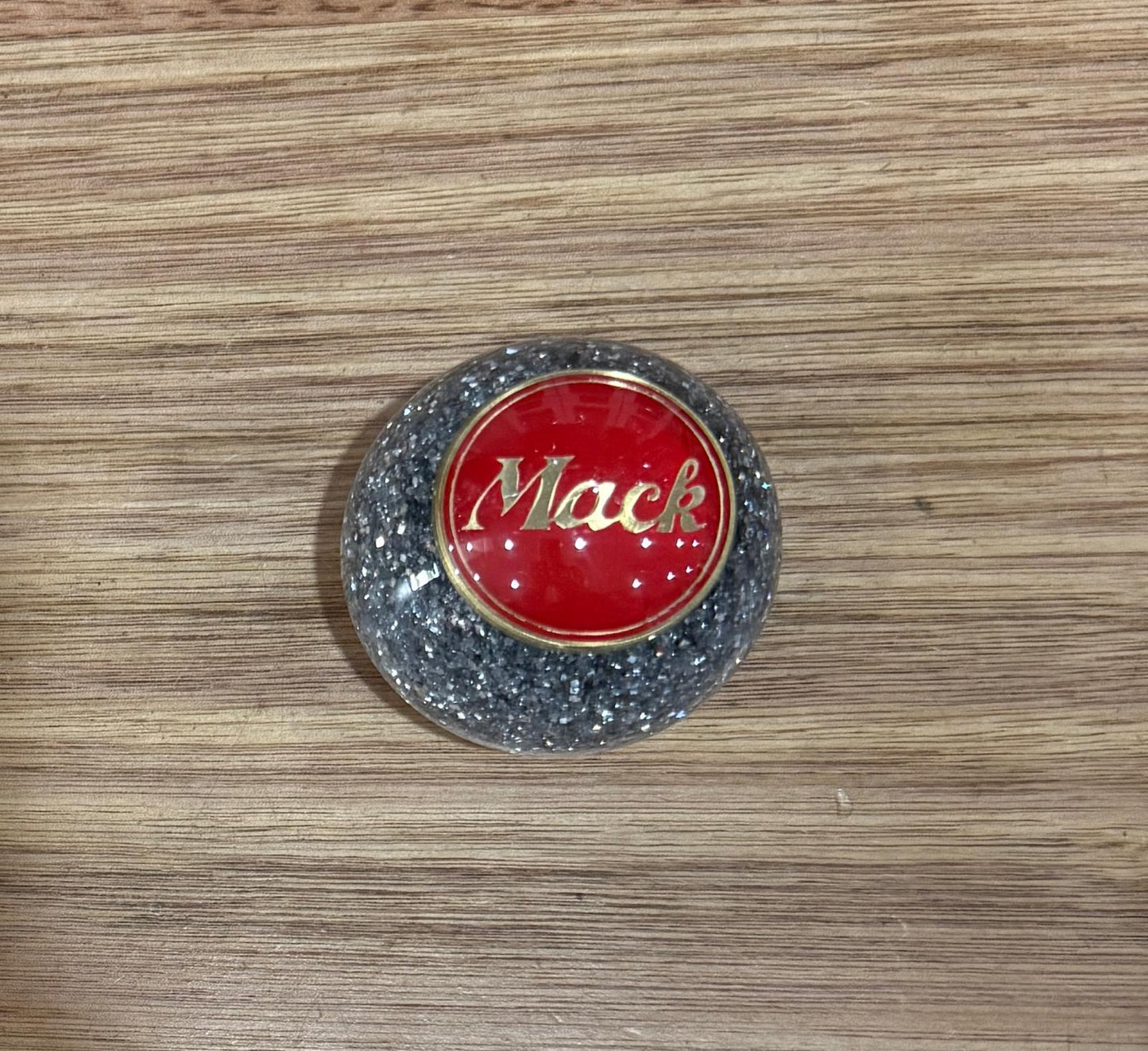GS-MS6 : Silver Glitter Round Gear Shifter Knob with Round red/brass MACK detail