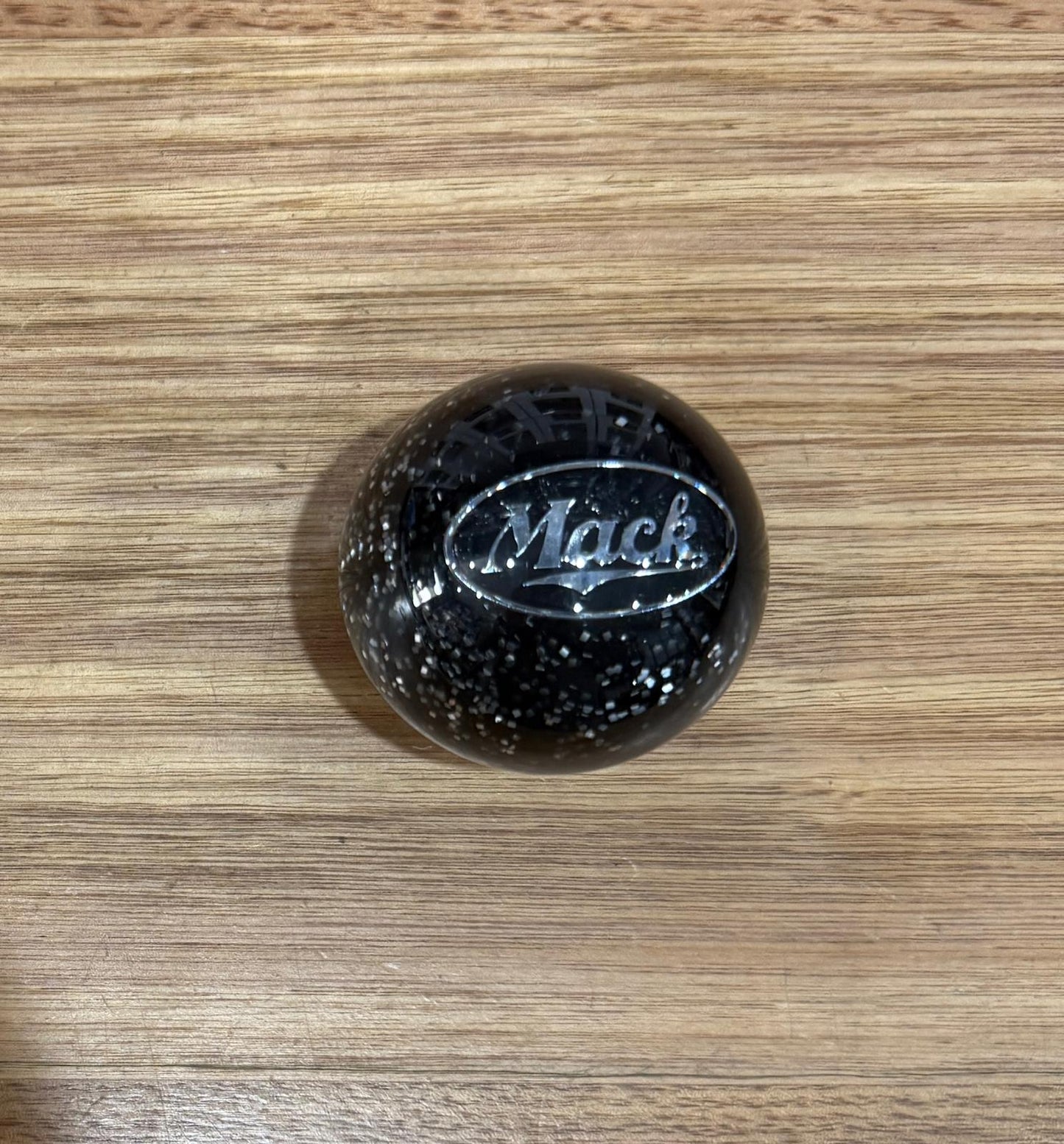 GS-MY1 : Black Glitter Round Gear Shifter Knob with Oval black/silver MACK detail