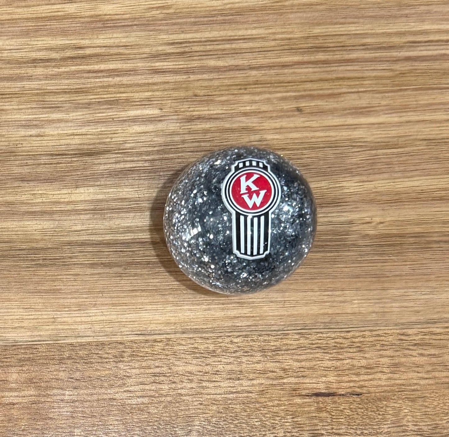 GS-KS9 :  Silver Glitter Round Gear Shifter Knob with white/red/black KW logo detail