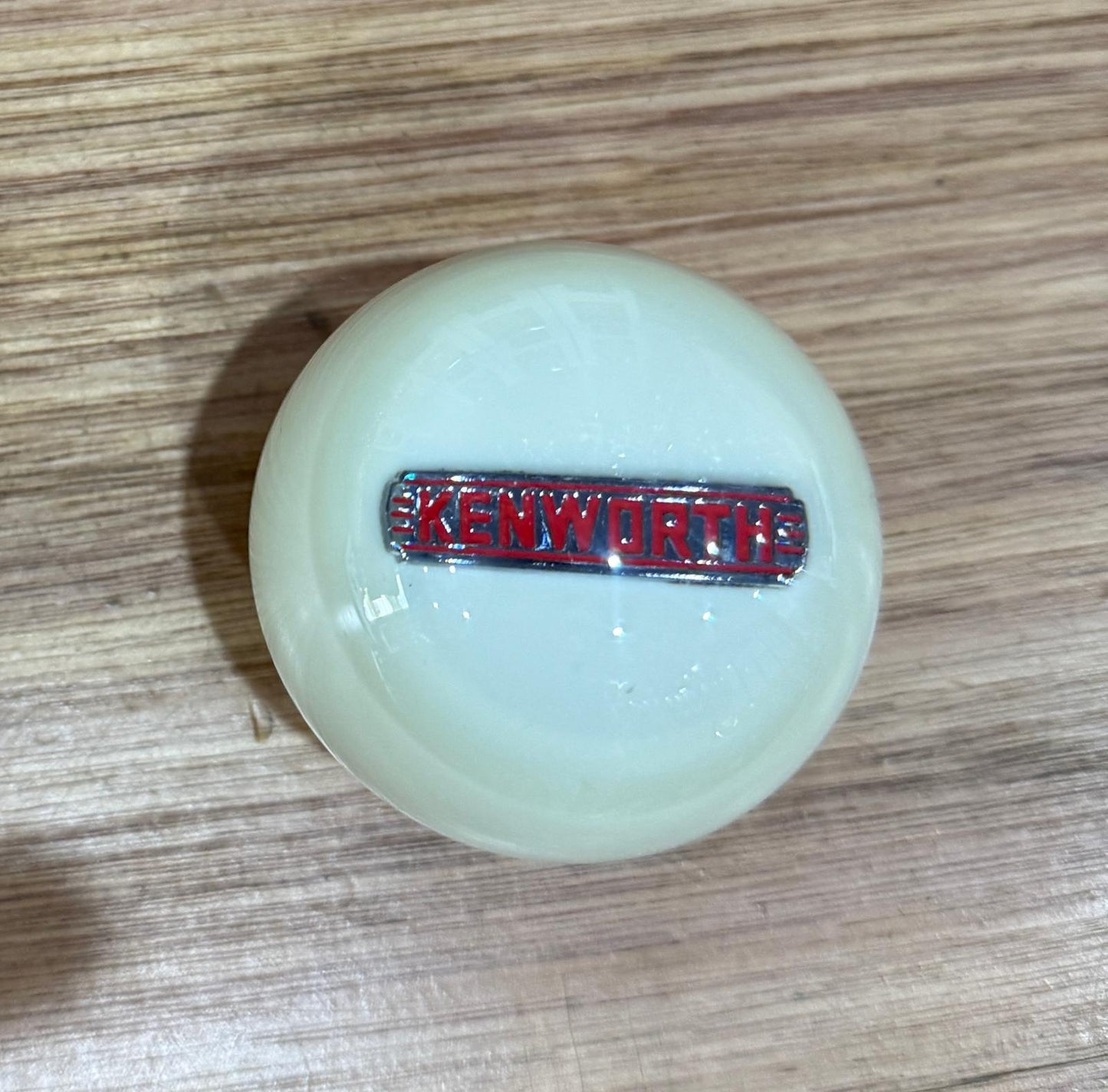 GS-KW12 : White Round Gear Shifter Knob with silver/red KENWORTH strip logo detail
