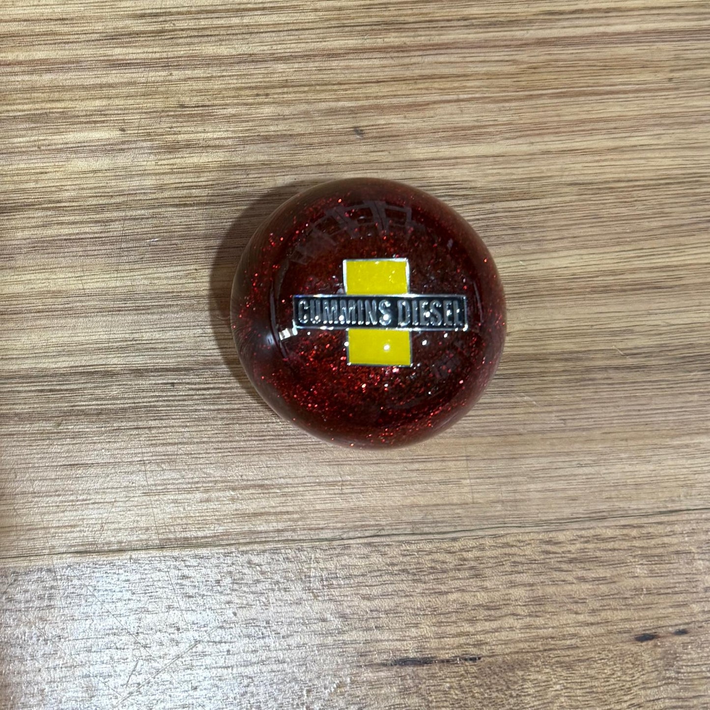 GS-CR1 : Red Glitter Round Gear Shifter Knob with black/silver/yellow CUMMINS DIESEL detail
