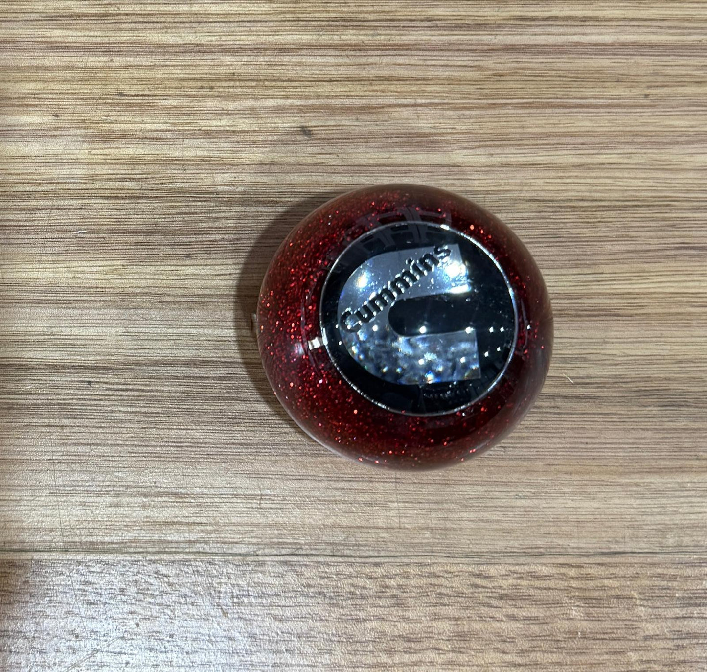 GS-CR2 : Red Glitter Round Gear Shifter Knob with Round black/silver CUMMINS logo detail