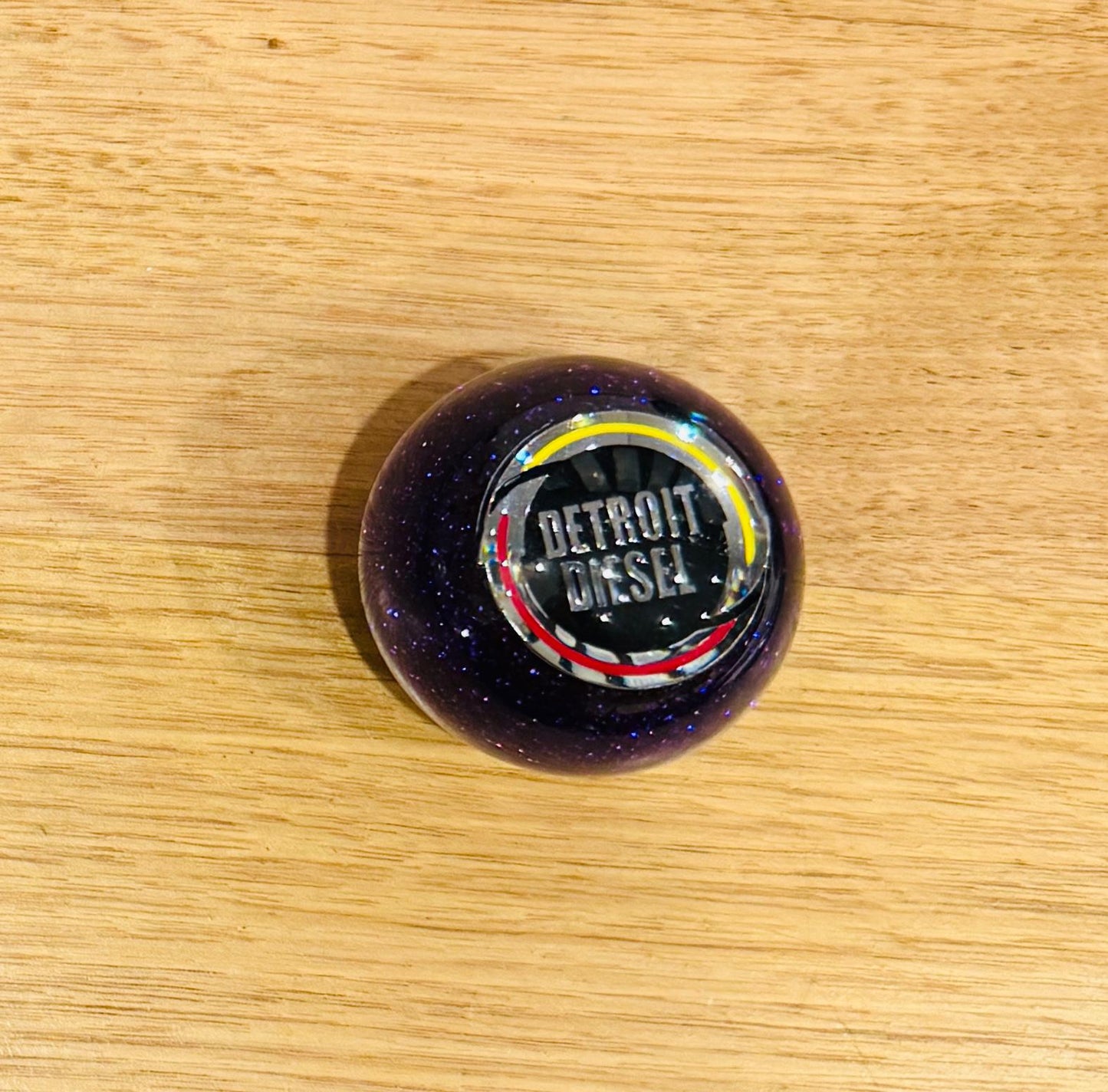 GS-DP1 : Purple Glitter Round Gear Shifter Knob with Round black/yellow/silver DETROIT DIESEL detail