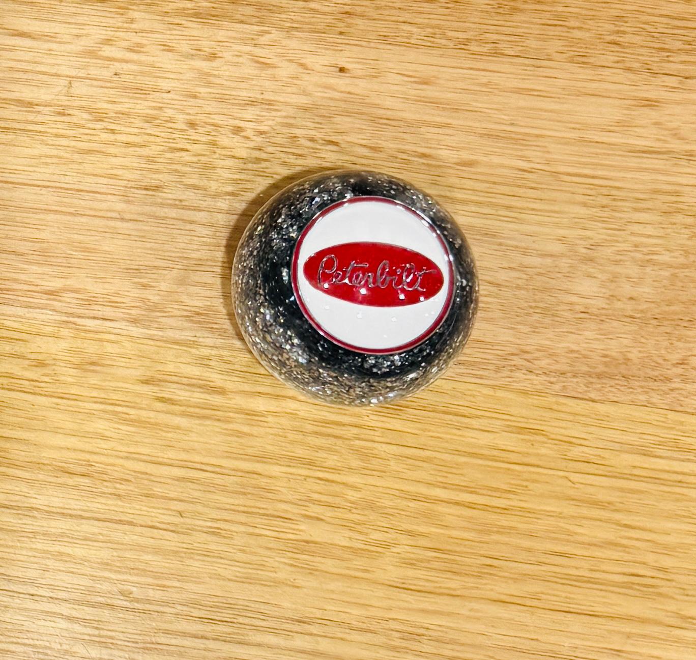 GS-PS1 : Silver Glitter Round Gear Shifter Knob with Round white/red oval Peterbilt detail