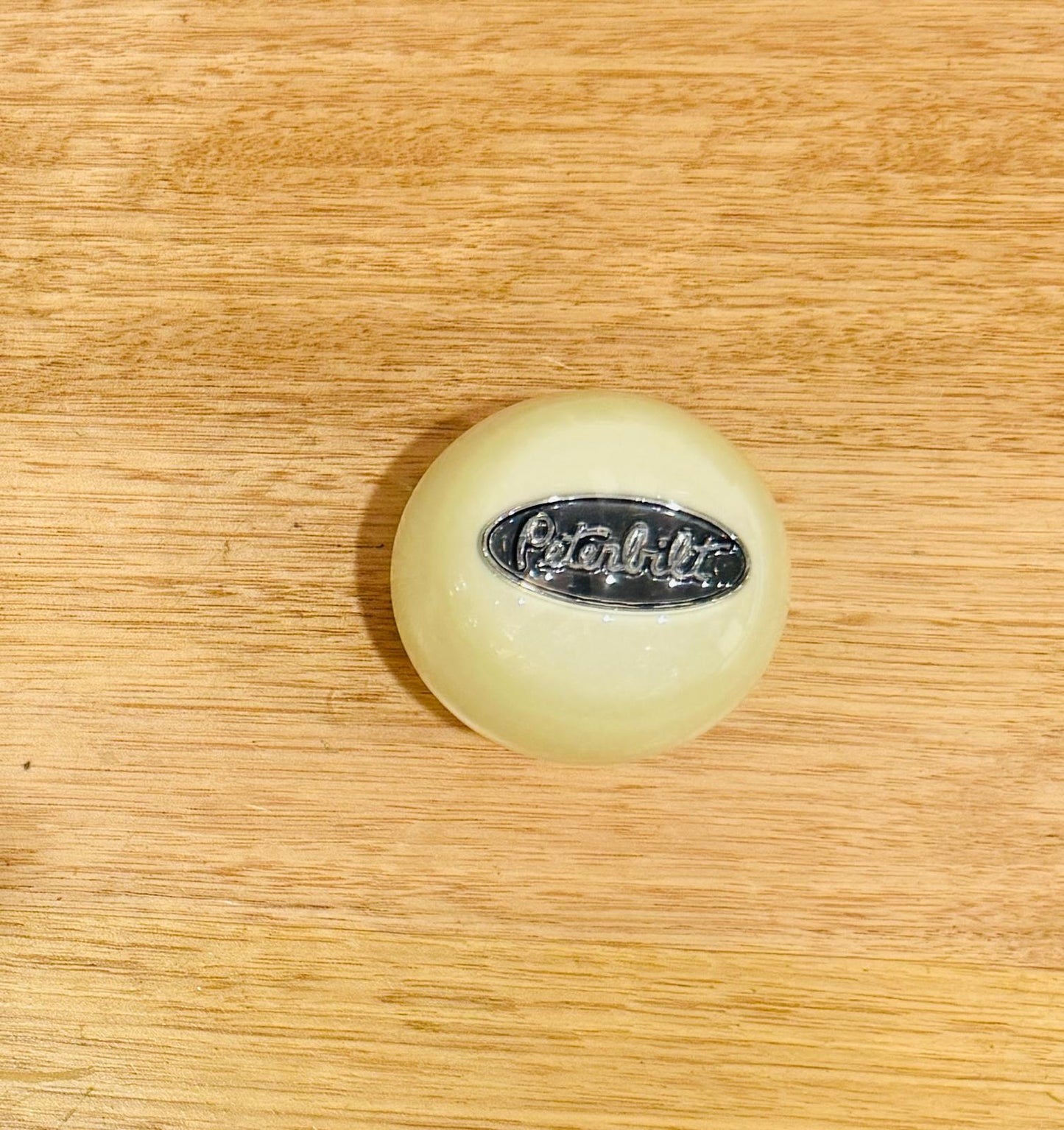 GS-PW2 : White Round Gear Shifter Knob with silver oval Peterbilt detail
