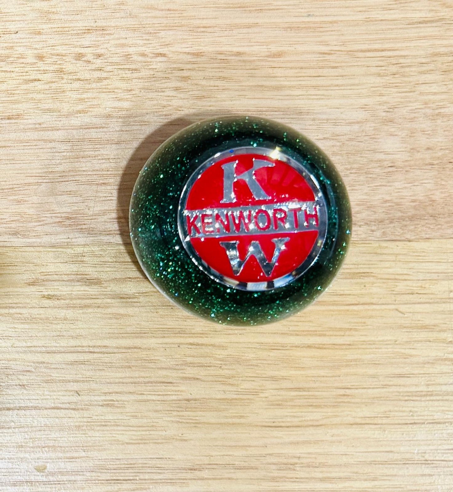 GS -KG5 : Green Glitter Round Gear Shifter Knob with Round red/silver KENWORTH KW detail