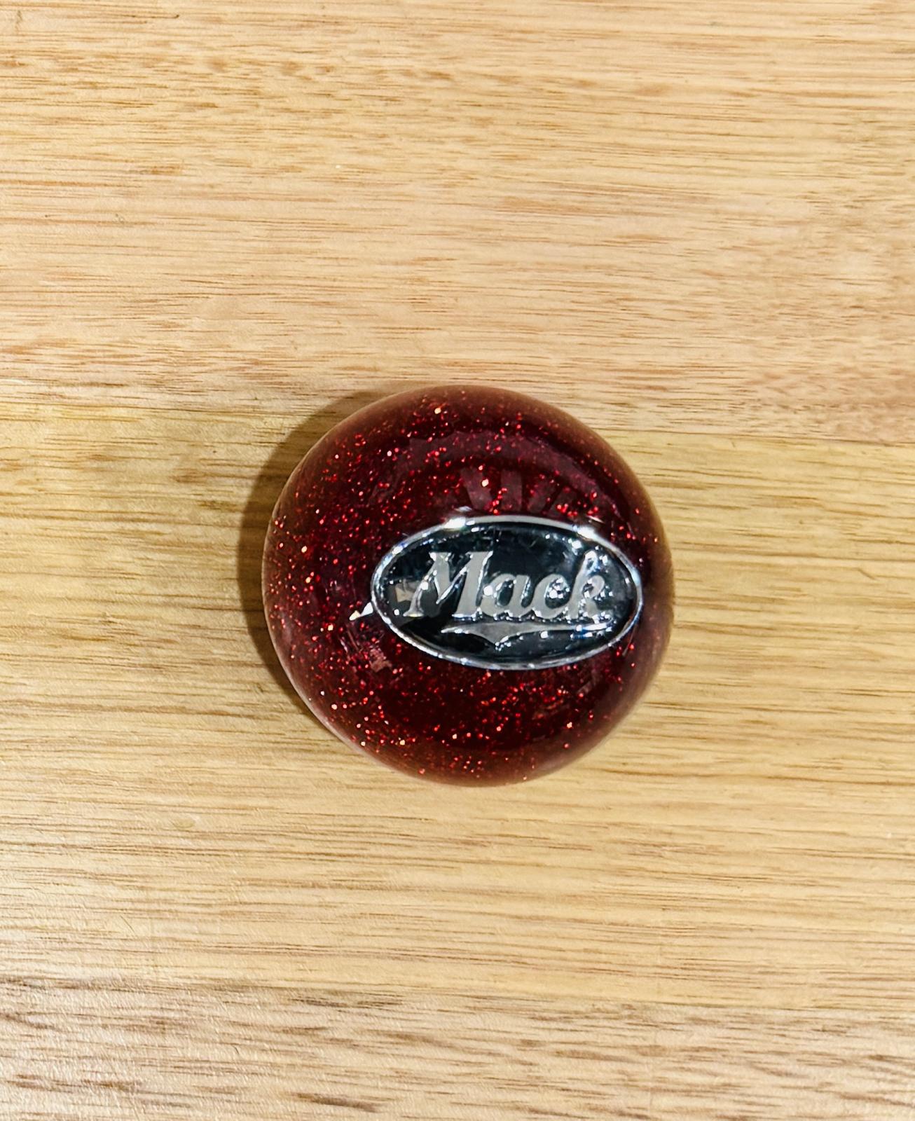 GS-MR5 : Red Glitter Round Gear Shifter Knob with Oval black/silver Mack detail