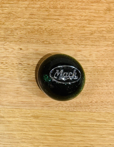 GS-MG4 : Green Glitter Round Knob with Oval black/silver MACK detail