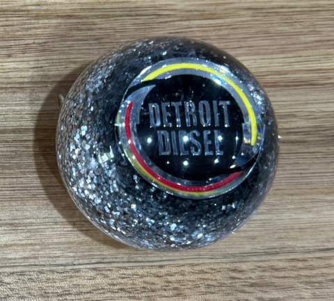 GS-DS1 :Silver Glitter Round Knob with Round black/silver/yellow DETROIT DIESEL detail