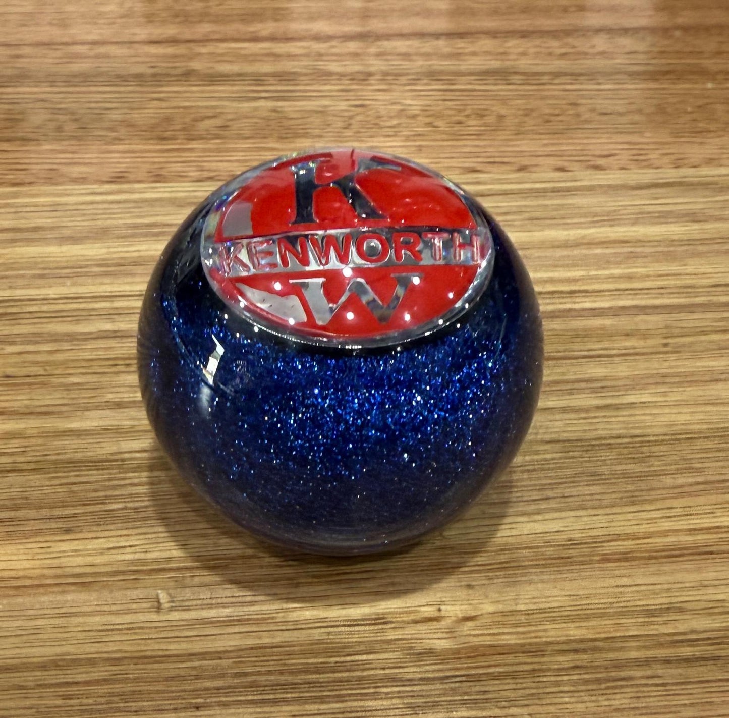 GS-KB1 : Blue Glitter Round Gear Shifter Knob with Round red/silver KENWORTH detail
