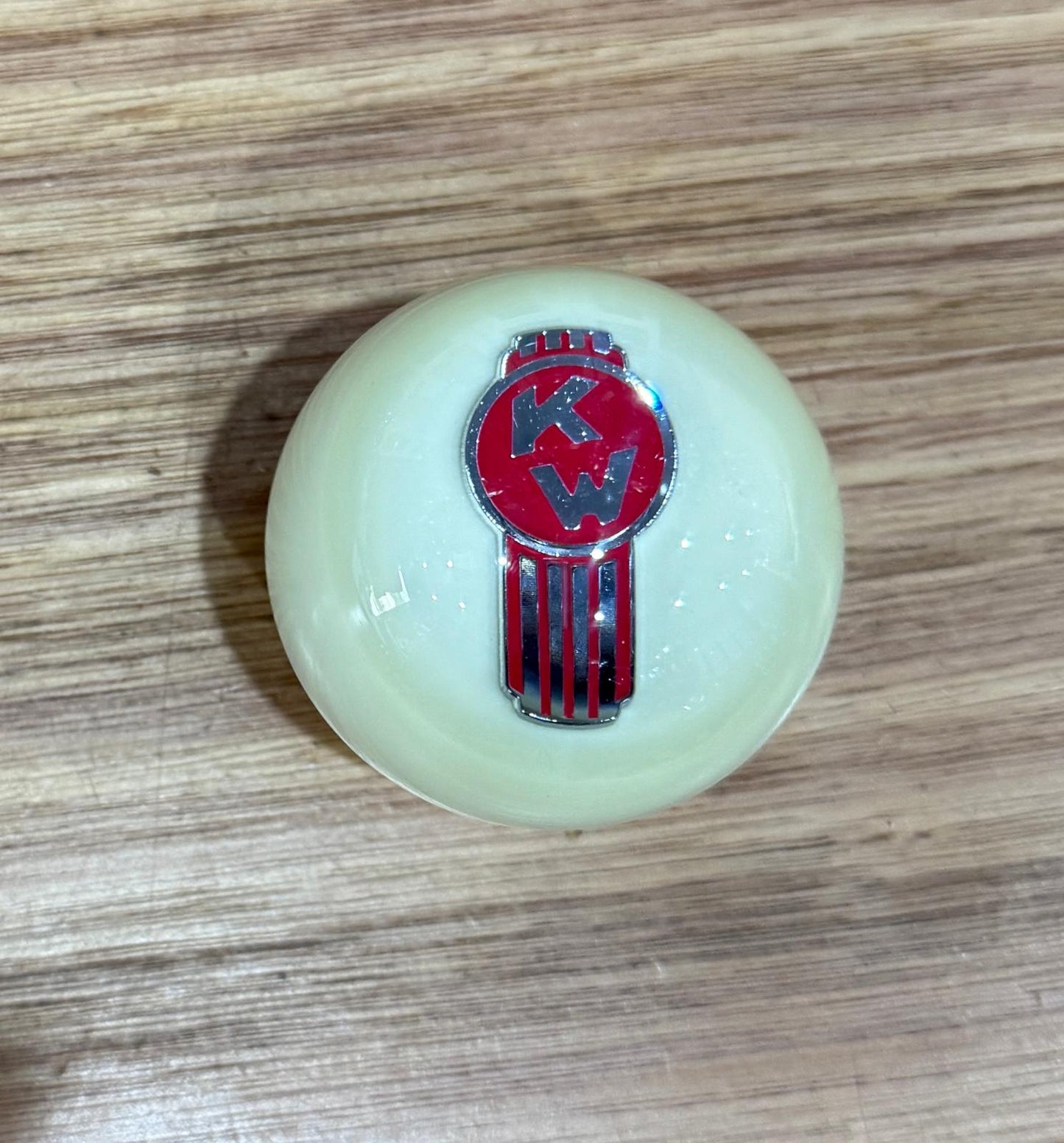 GS-KW10 : White Round Gear Shifter Knob with red/silver long larger KW logo detail